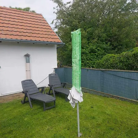 Schönes Mit Grossem Pool 1200 M Zum Balaton Ferienhaus Balatonberény