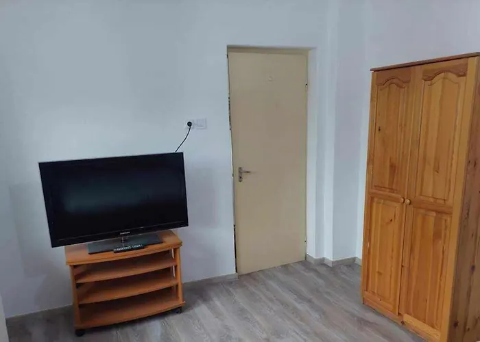 Holiday home Schoenes Mit Grossem Pool 1200 M Zum Balaton *